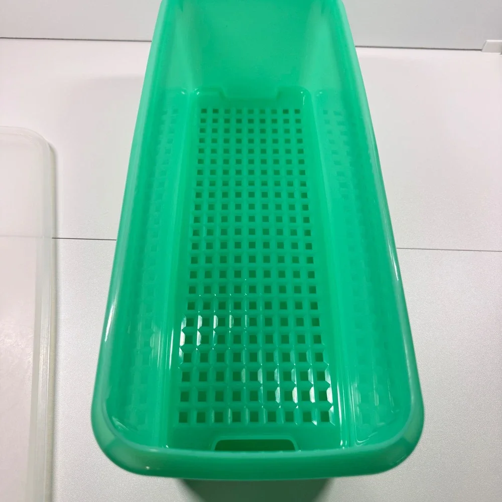 TUPPERWARE Vintage Jadeite Green Vegetable Crisper 784-1 Rectangular Lid Grid